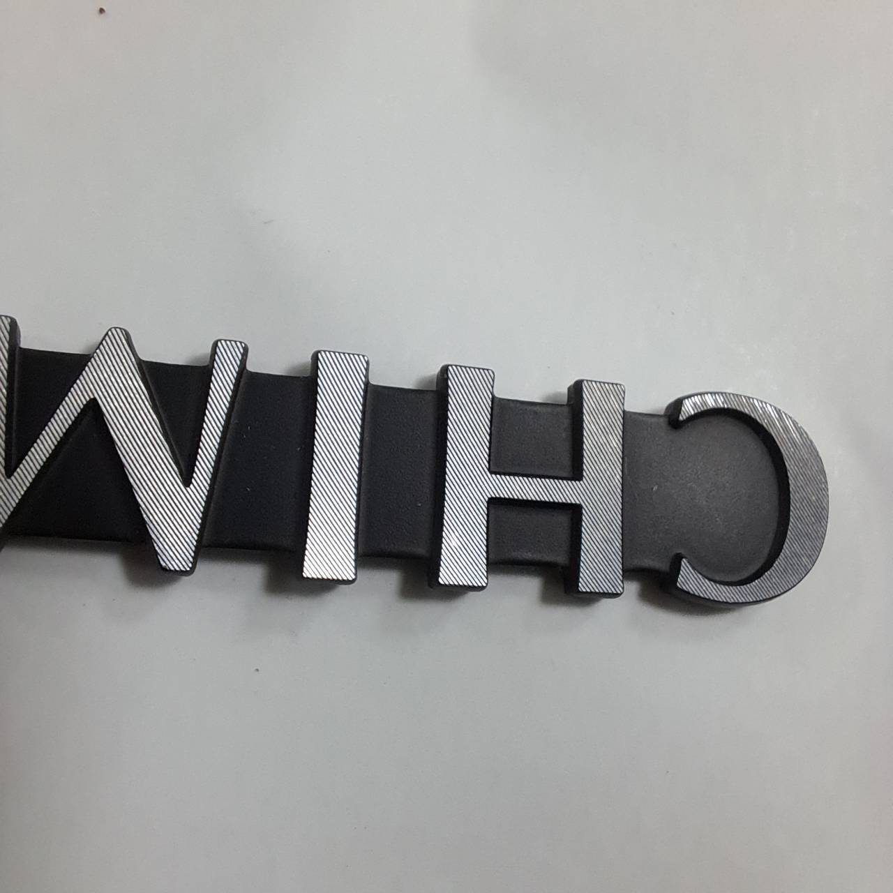 鑽切斜紋銘版 CNC Twilled Nameplate